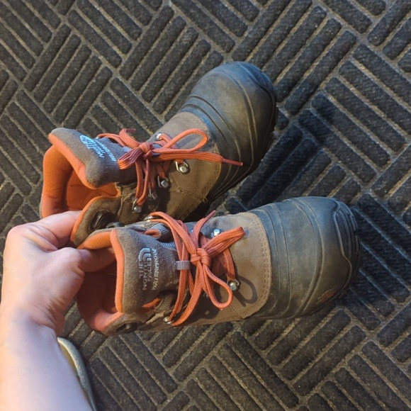 The North Face waterproof kids lined hiking boots - Picture 4 of 8